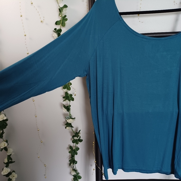 NWT Torrid Off-shoulder Top sz 2x - Picture 2 of 13